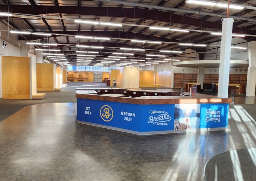 10951 170 St NW, Edmonton, AB à vendre - Photo de l’immeuble – Image 3 sur 9