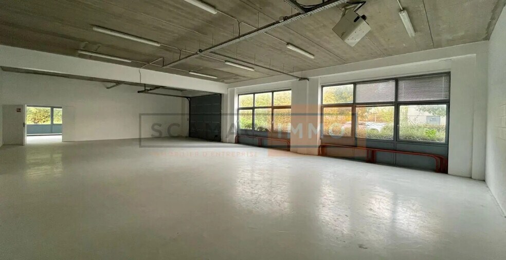 163 Rue De La Belle Etoile, Roissy-en-France à louer - Photo de l’immeuble – Image 1 sur 8