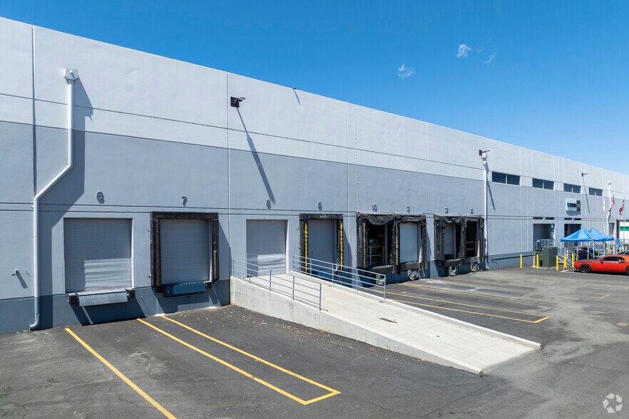 750-790 Spice Islands Dr, Sparks, NV à louer - Photo de l’immeuble – Image 3 sur 7