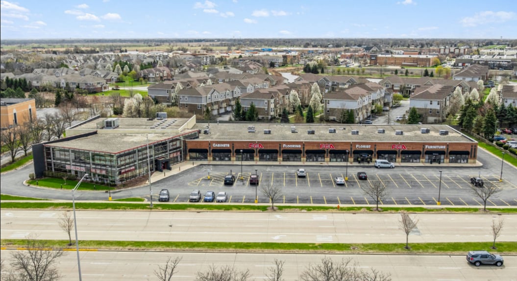 2852 W Ogden Ave, Naperville, IL à vendre Photo principale– Image 1 sur 2