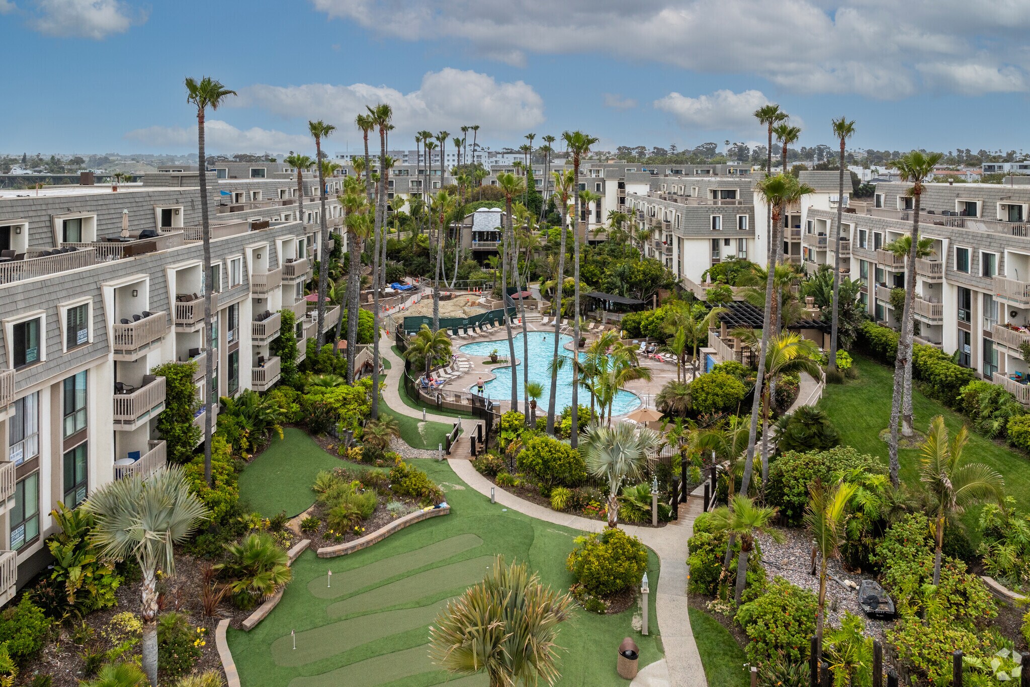 999 N Pacific St, Oceanside, CA à vendre Photo de l’immeuble– Image 1 sur 7
