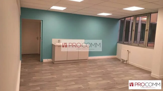 Plus de détails pour Bureau à louer