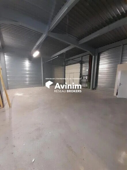 Local d’activités dans Saran à louer - Photo de l’immeuble – Image 3 sur 12