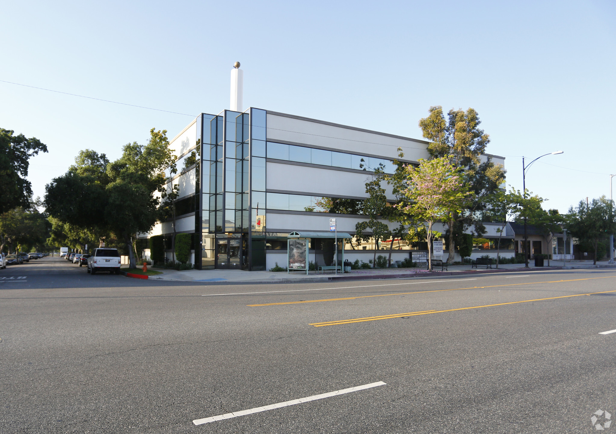 3100 W Burbank Blvd, Burbank, CA à louer Photo principale– Image 1 sur 2