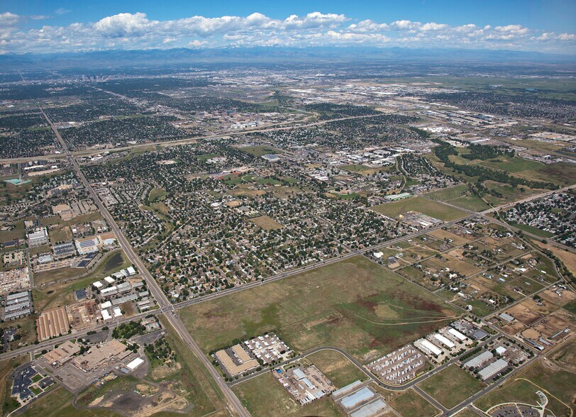 6th Ave, Aurora, CO à vendre - Aérien – Image 2 sur 6