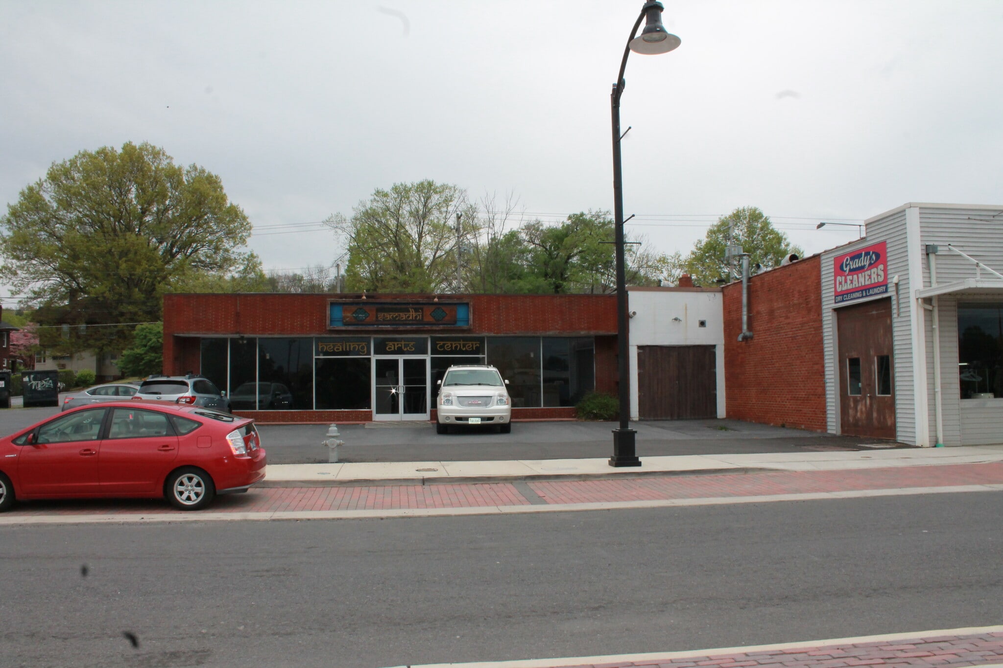 423 W Walnut St, Johnson City, TN à louer Photo de l’immeuble– Image 1 sur 29