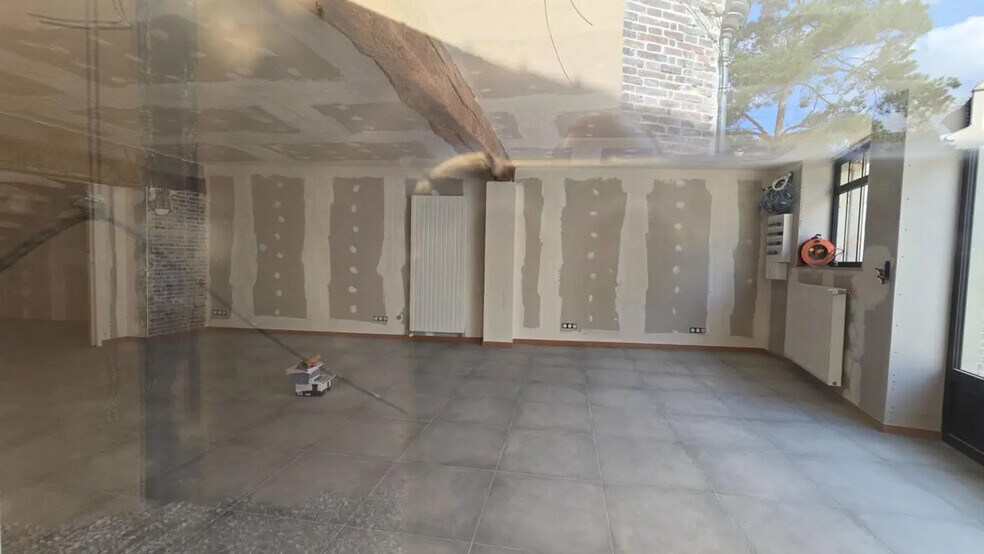 Local commercial dans Dreux à louer - Photo intérieure – Image 2 sur 9