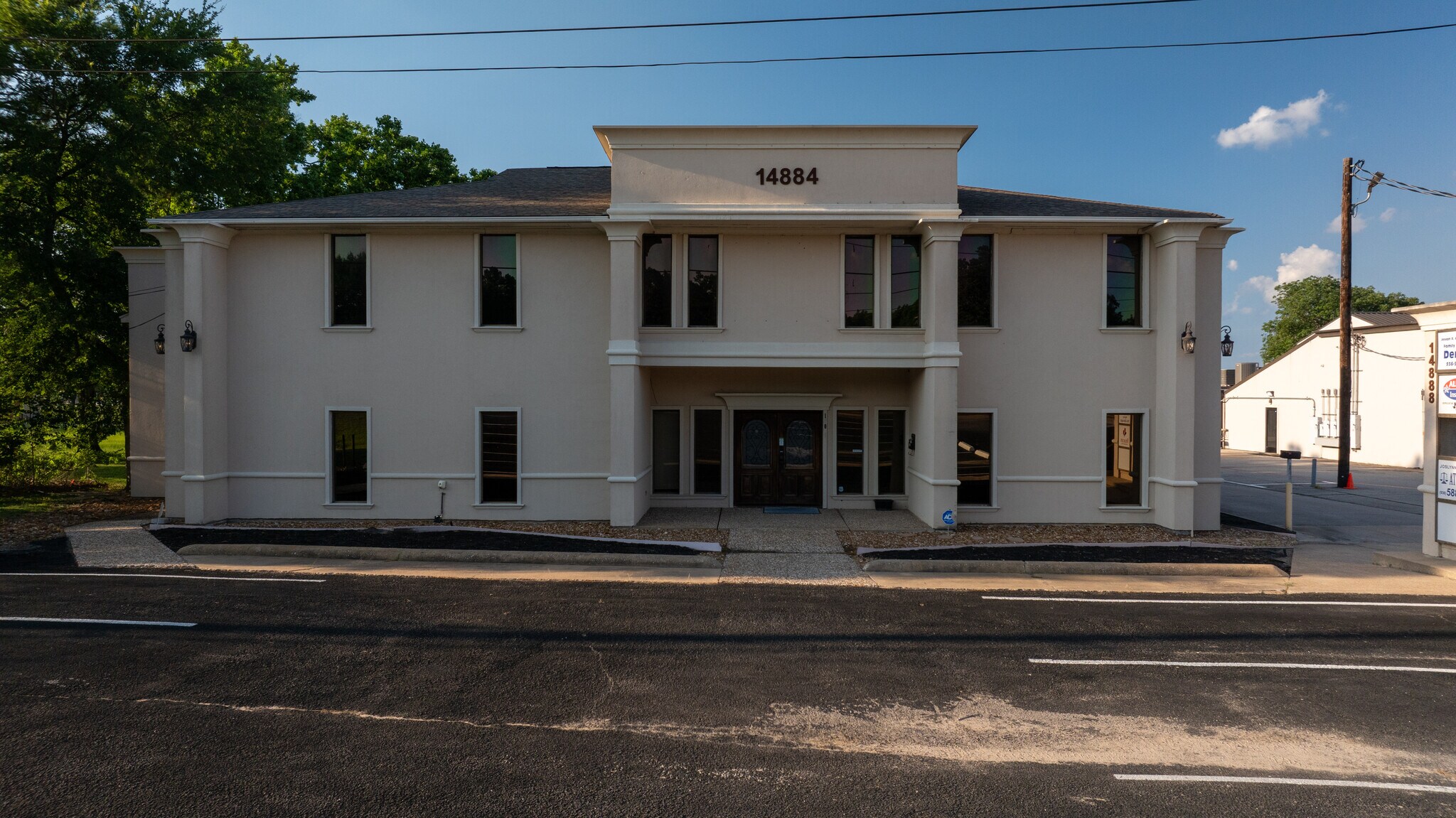 14884 Highway 105 W, Montgomery, TX à vendre Photo principale– Image 1 sur 14