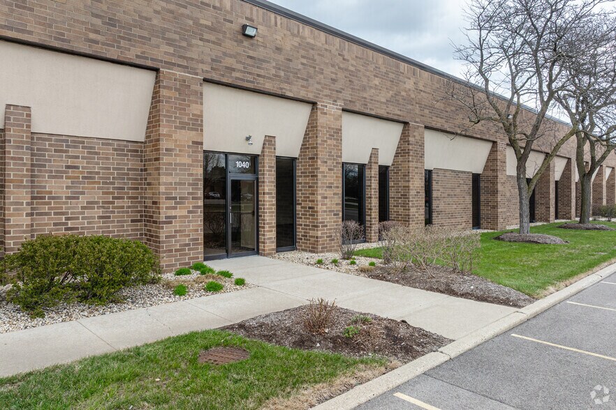 1040-1060 High St, Mundelein, IL à louer - Photo de l’immeuble – Image 3 sur 5