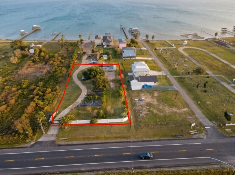 2222 Bayshore dr, Dickinson, TX à vendre - Photo de l’immeuble – Image 3 sur 3