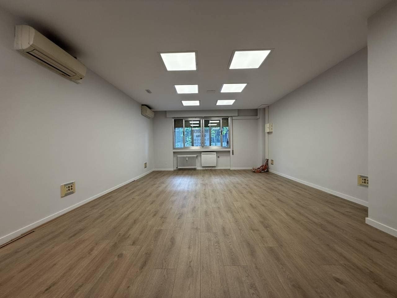 Bureau dans Madrid, Madrid à louer Plan d’étage– Image 1 sur 3