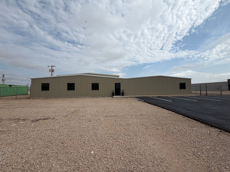 2410 Steven Rd, Odessa, TX à louer - Photo de l’immeuble – Image 2 sur 18