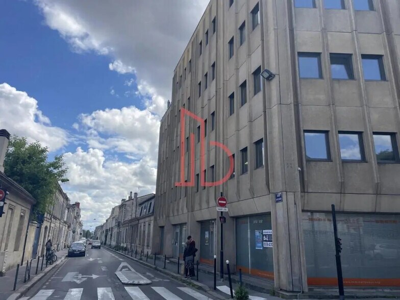 Bureau dans Bordeaux à louer - Photo de l’immeuble – Image 1 sur 7