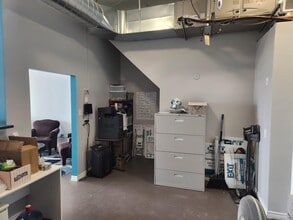 566 Frank Hill Rd, Peterborough, ON à louer Photo intérieure– Image 2 sur 6