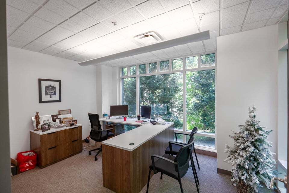 262-268 Broadway, Saratoga Springs, NY 12866 - Lot 203 - - Photo intérieure - Image 2 of 12