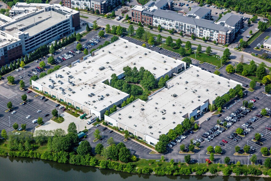 500-530 Great Circle Road portefeuille de 2 biens à vendre sur LoopNet.fr - Photo de l’immeuble – Image 3 sur 5