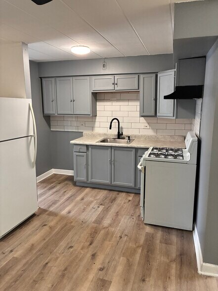 12217 S Longwood Dr, Blue Island, IL à vendre - Photo de l’immeuble – Image 2 sur 5