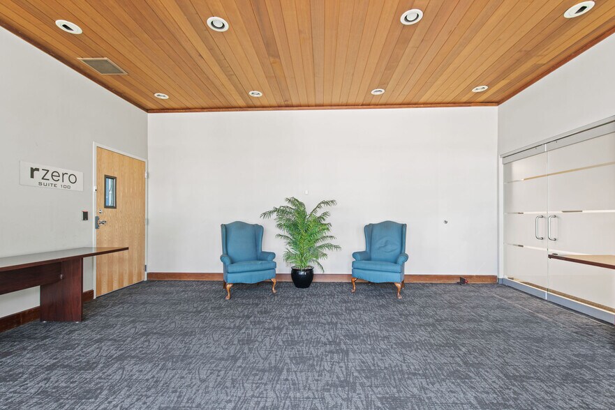 345 W Bearcat Dr, Salt Lake City, UT à louer - Hall d’entrée – Image 3 sur 13