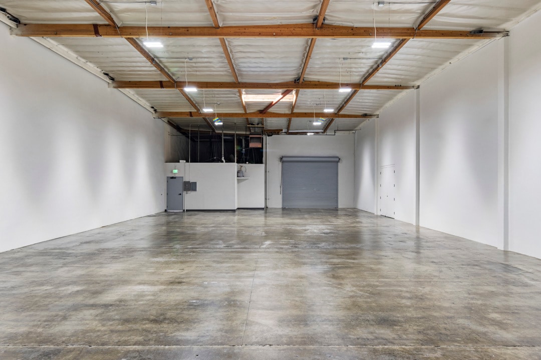 2323-2335 Industrial Pky W, Hayward, CA à louer Photo de l’immeuble– Image 1 sur 17
