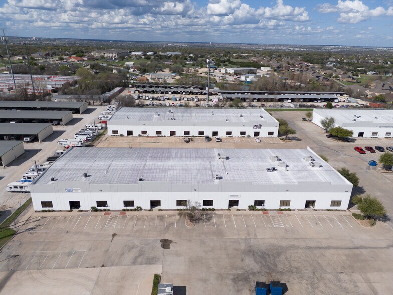 3912 Gattis School Rd, Round Rock, TX à louer - Photo de l’immeuble – Image 2 sur 21