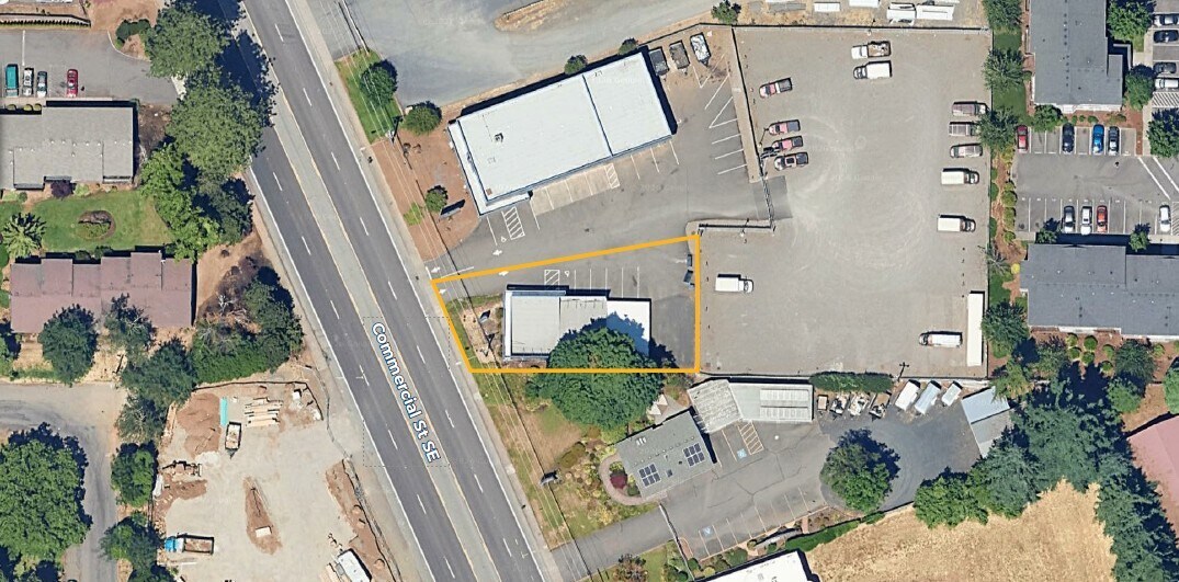 5498 Commercial St SE, Salem, OR à louer Photo de l’immeuble– Image 1 sur 4