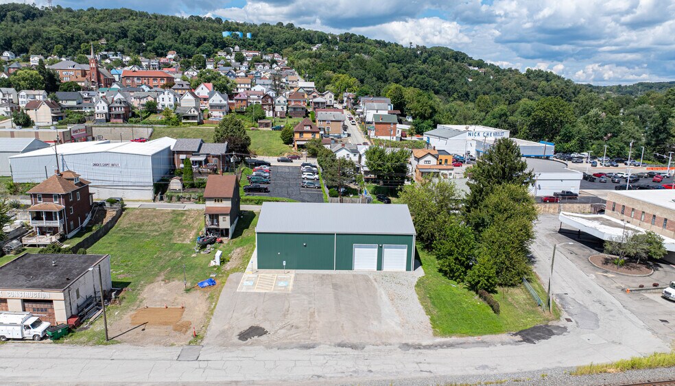 114 W 6th Ave, Tarentum, PA à vendre - Photo de l’immeuble – Image 3 sur 4
