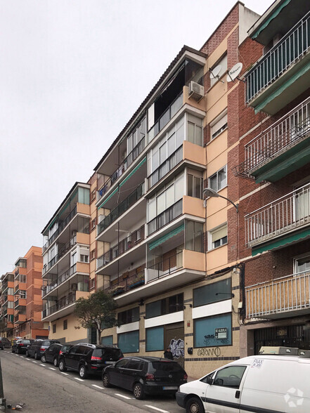 Paseo De Los Jesuitas, 22, Madrid, Madrid à louer - Photo de l’immeuble – Image 2 sur 2