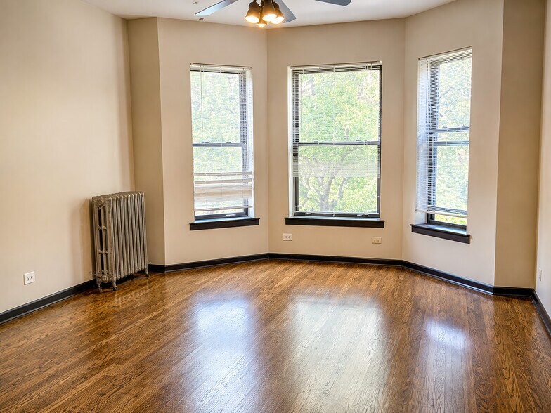 5609 S Michigan Ave, Chicago, IL à vendre - Photo de l’immeuble – Image 2 sur 5