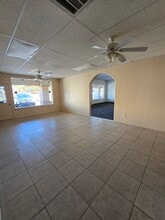 1151 E Postal Dr, Pahrump, NV à louer Photo intérieure– Image 1 sur 4