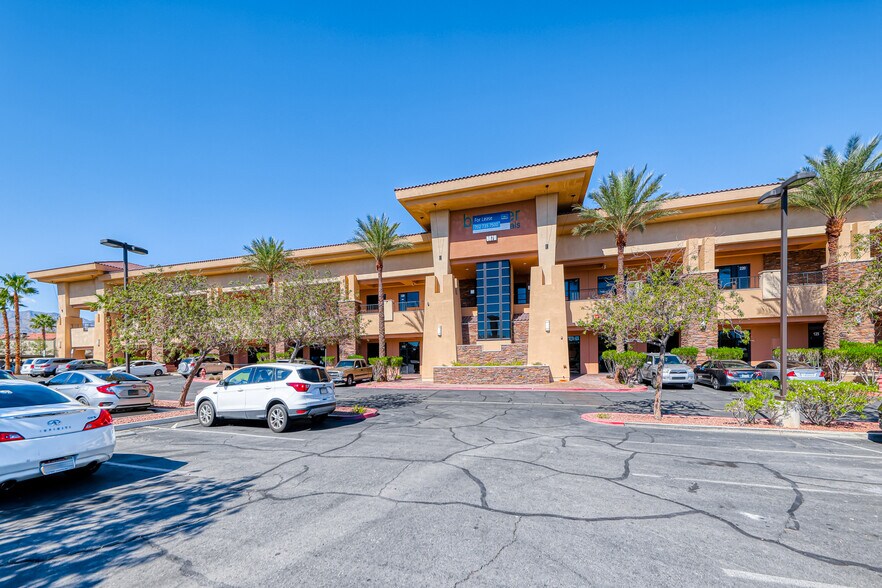 8660-8680 W Cheyenne Ave, Las Vegas, NV à louer - Photo de l’immeuble – Image 2 sur 4
