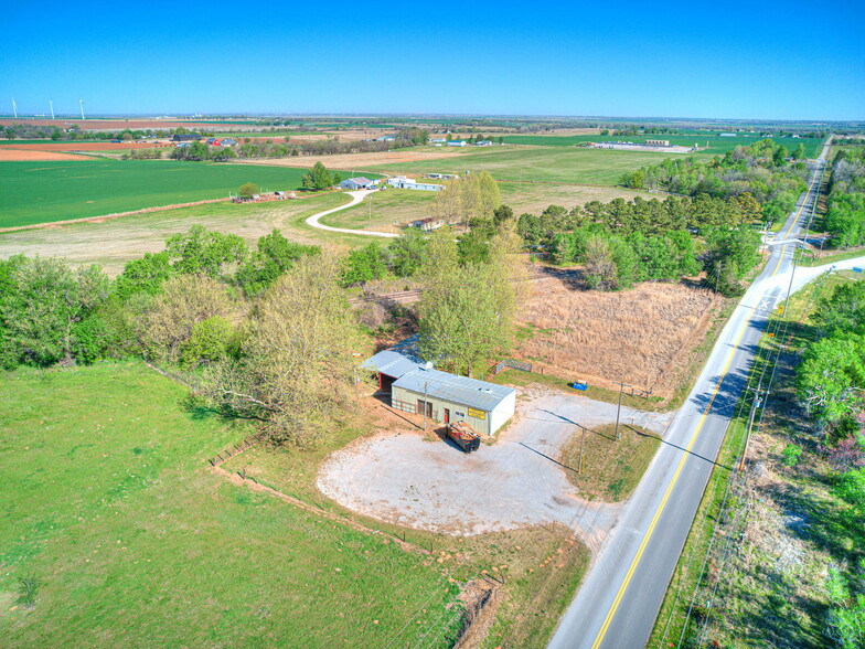 601 Cimarron Rd, Tuttle, OK à vendre - Photo de l’immeuble – Image 3 sur 21
