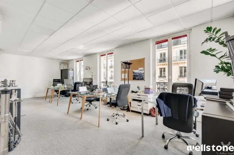10 Rue De Rome, Paris à louer - Photo de l’immeuble – Image 2 sur 11