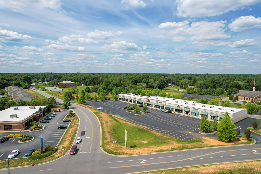 660 S Pierce St, Eden, NC à louer - Photo de l’immeuble – Image 3 sur 4