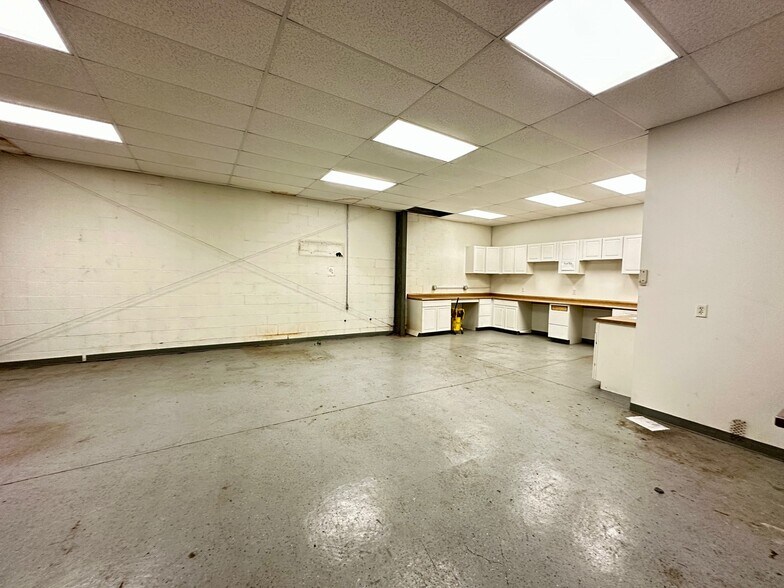 280 Taggart St, East Palestine, OH à vendre - Photo de l’immeuble – Image 2 sur 9