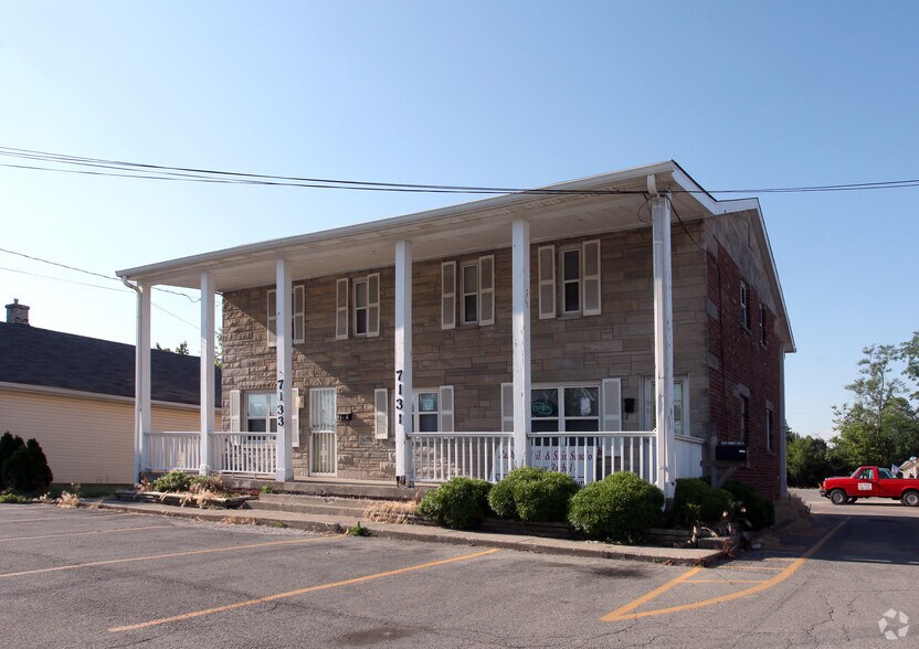 7131-7133 E 46th St, Indianapolis, IN à louer - Photo de l’immeuble – Image 2 sur 6