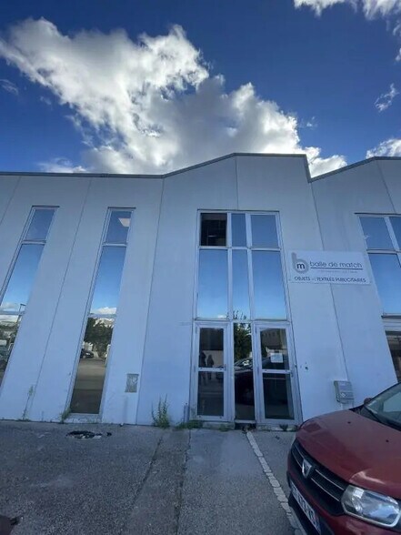 Bureau dans Aubagne à vendre - Photo de l’immeuble – Image 2 sur 11