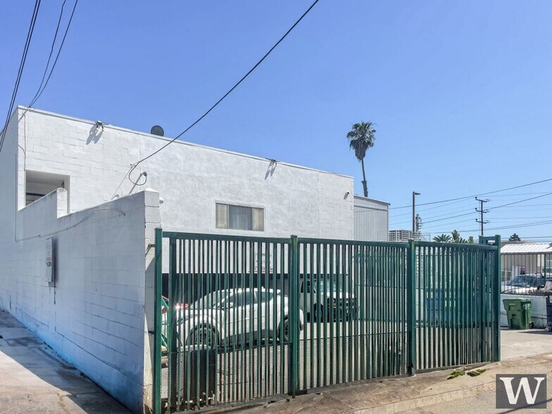 11957 Santa Monica Blvd, Los Angeles, CA à louer - Photo de l’immeuble – Image 3 sur 17