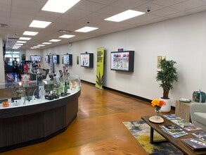 9904 Franklin Ave, Fort McMurray, AB à louer Photo intérieure– Image 2 sur 2