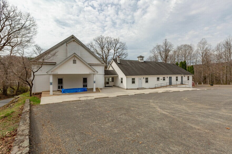 19 Scrabble Rd, Boston, VA à vendre - Photo de l’immeuble – Image 2 sur 9