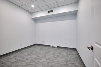 1120 Boul Du Curé-Labelle, Blainville, QC à louer Photo intérieure– Image 1 sur 25