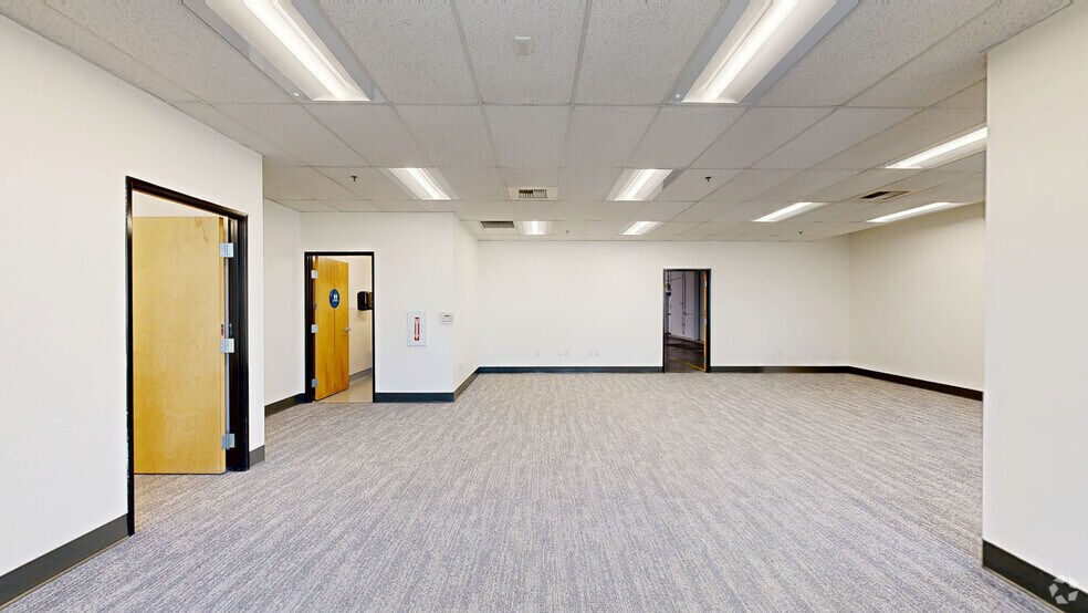 11960 S Harlan Rd, Lathrop, CA à louer - Numérisation 3D Matterport – Image 3 sur 12