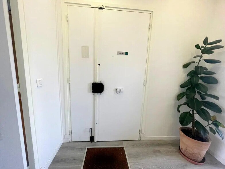 Bureau dans Saint-Germain-en-Laye à louer - Photo intérieure – Image 3 sur 7