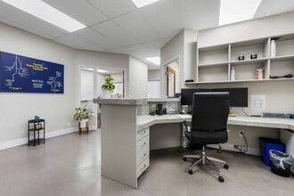 48945 Yale Rd, Chilliwack, BC à louer Photo intérieure– Image 2 sur 20