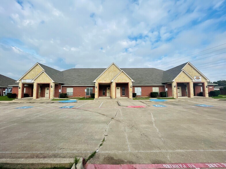 5587 Davis Blvd, North Richland Hills, TX à louer - Photo de l’immeuble – Image 2 sur 4