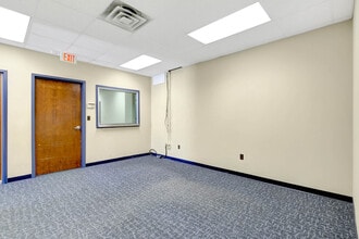 5751 Uptain Rd, Chattanooga, TN à louer Hall d’entrée– Image 2 sur 26