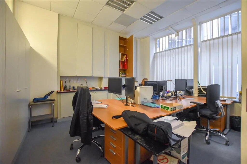 Bureau dans Paris à louer Photo de l’immeuble– Image 1 sur 9