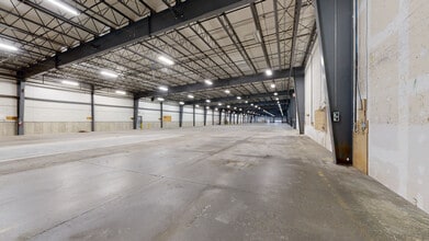 8301 Keele St, Concord, ON à louer Numérisation 3D Matterport– Image 1 sur 12
