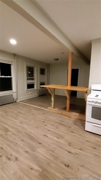 369 Valley St, Willimantic, CT à vendre - Photo intérieure – Image 2 sur 16