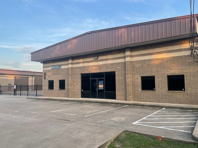 6819 Theall Rd, Houston, TX à vendre - Photo de l’immeuble – Image 2 sur 19
