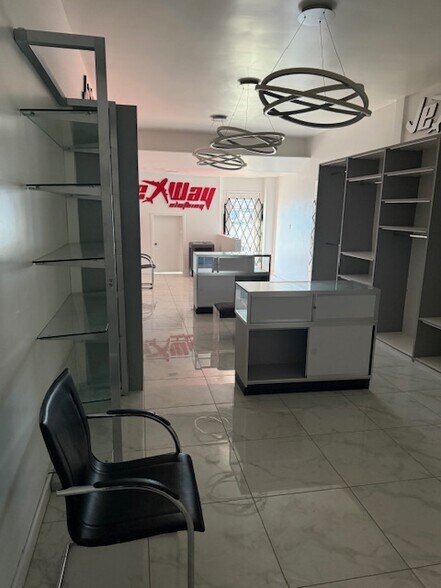 10941-10943 W Pico Blvd, Los Angeles, CA à louer - Photo de l’immeuble – Image 2 sur 9